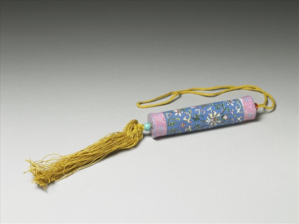 粉彩藍地纏枝花卉紋牙籤筒