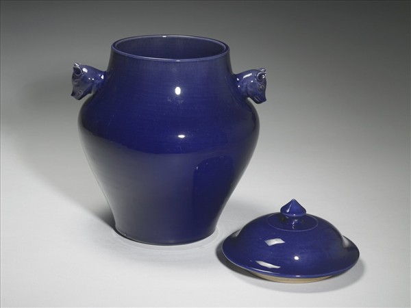 霽青釉雙獸首蓋罐