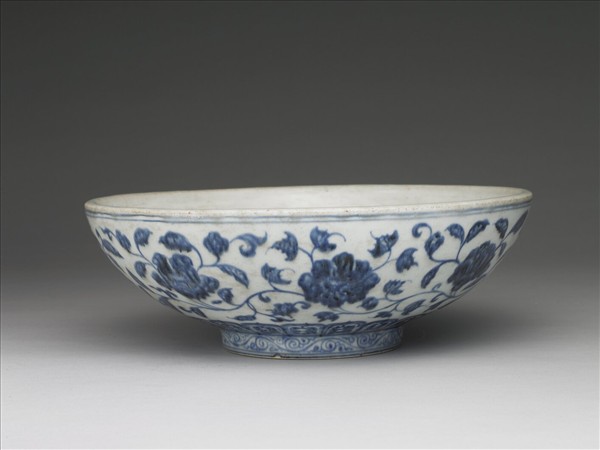 青花四季花卉紋大碗