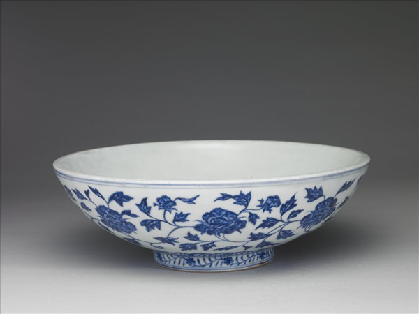 青花轉枝牡丹紋大碗