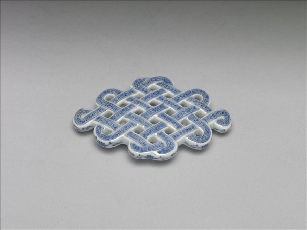 青花雷紋盤長形帶扣