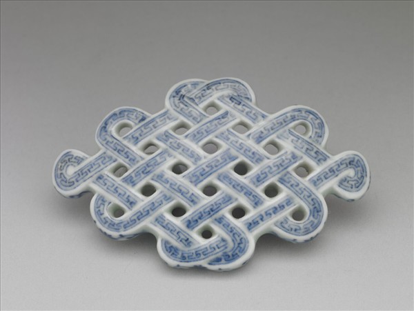 青花雷紋盤長形帶扣