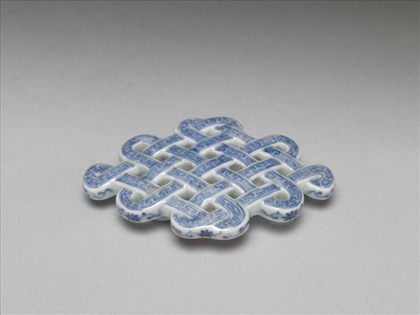 青花雷紋盤長形帶扣