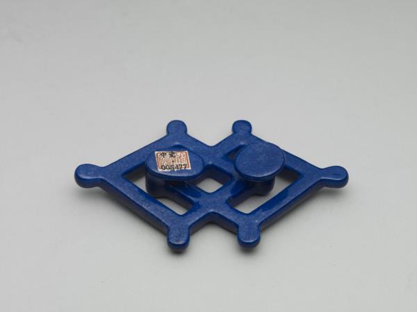 霽青釉方勝形帶扣