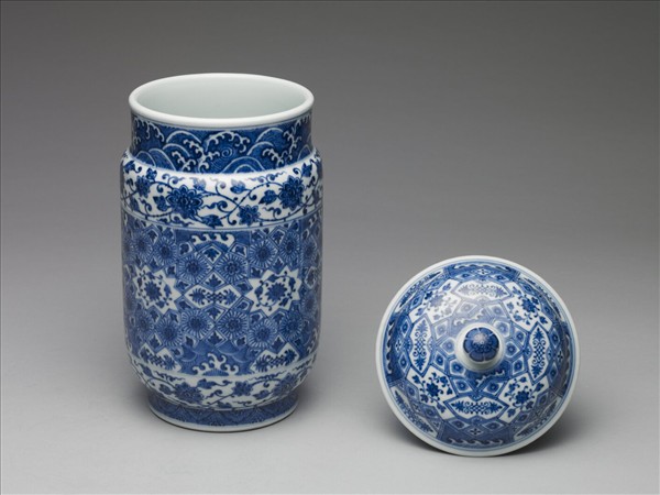 青花波濤番蓮紋蓋罐