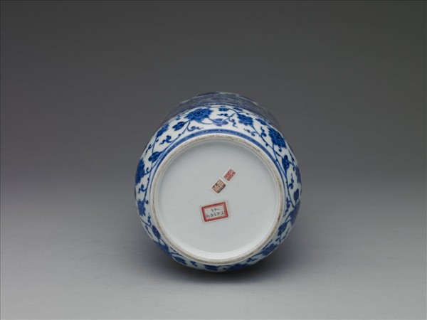 青花幾何紋壯罐