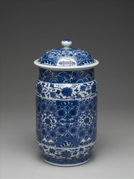 青花波濤番蓮紋蓋罐