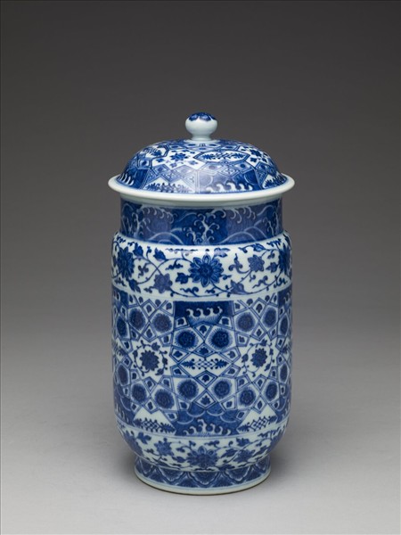 青花波濤番蓮紋蓋罐