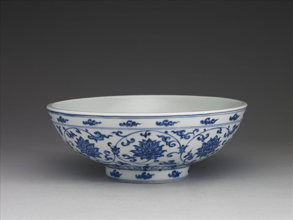 青花花卉紋碗