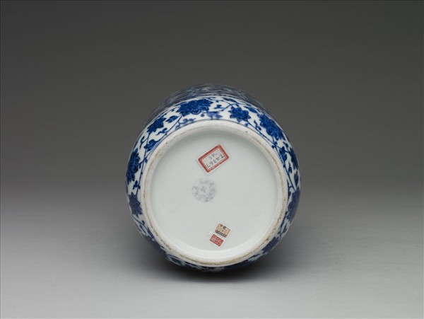 青花幾何紋壯罐