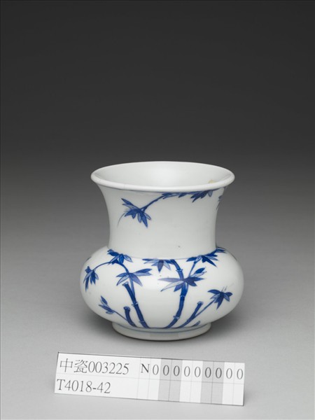 青花梅竹雙清渣斗