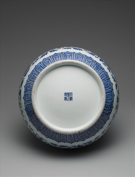 青花花卉紋天祿尊