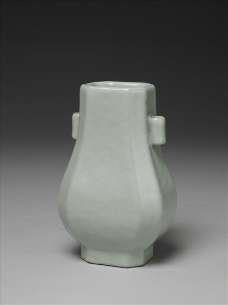 青瓷貫耳壺