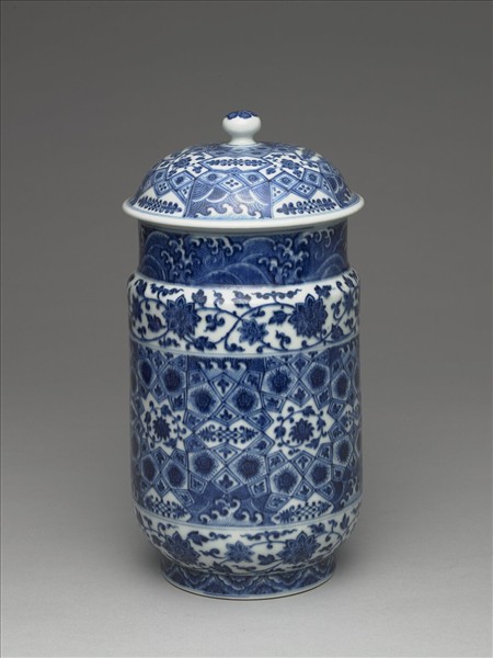 青花波濤番蓮紋蓋罐