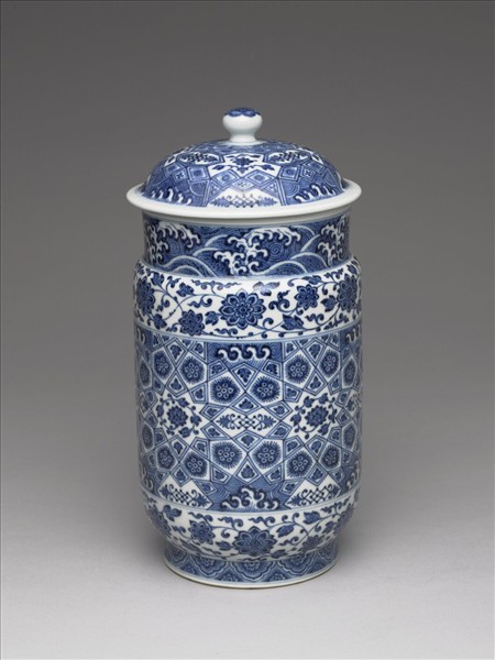青花波濤番蓮紋蓋罐