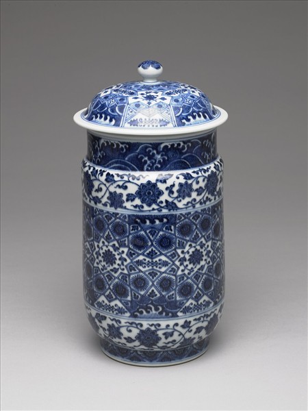 青花波濤番蓮紋蓋罐