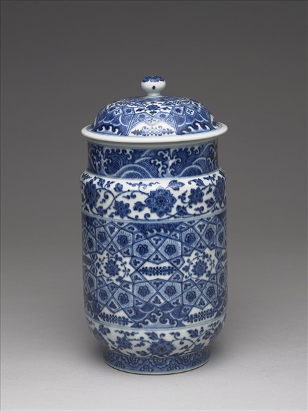 青花波濤番蓮紋蓋罐