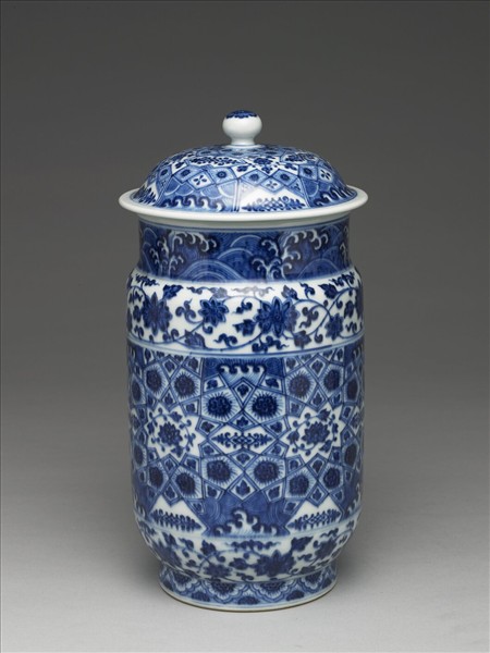 青花波濤番蓮紋蓋罐