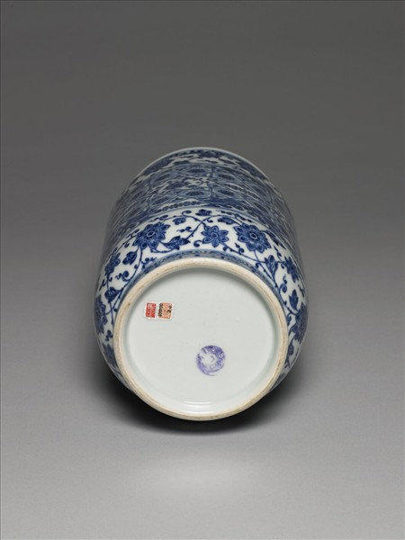 青花幾何紋壯罐