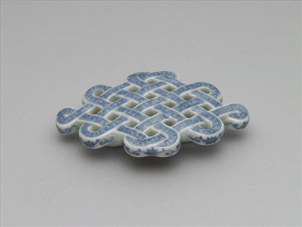 青花雷紋盤長形帶扣