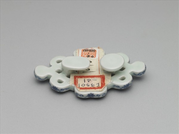 青花雷紋盤長形帶扣