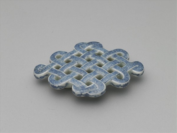 青花雷紋盤長形帶扣