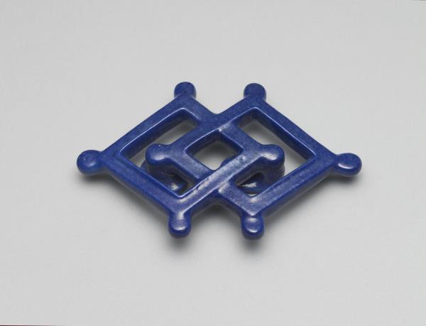 霽青釉方勝形帶扣