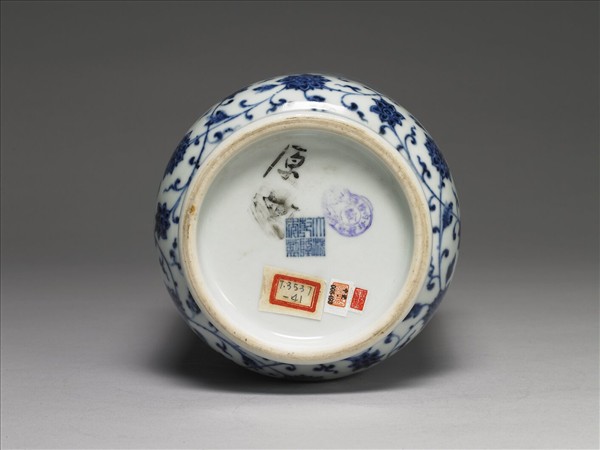 青花幾何紋壯罐