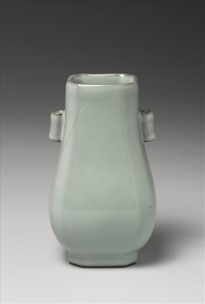 青瓷貫耳壺