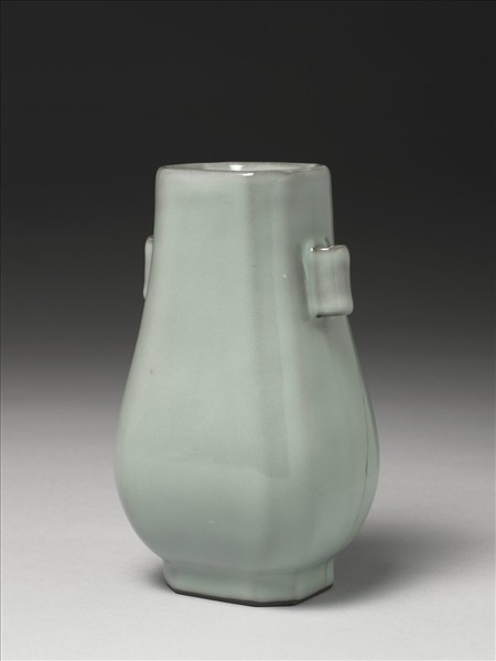 青瓷貫耳壺