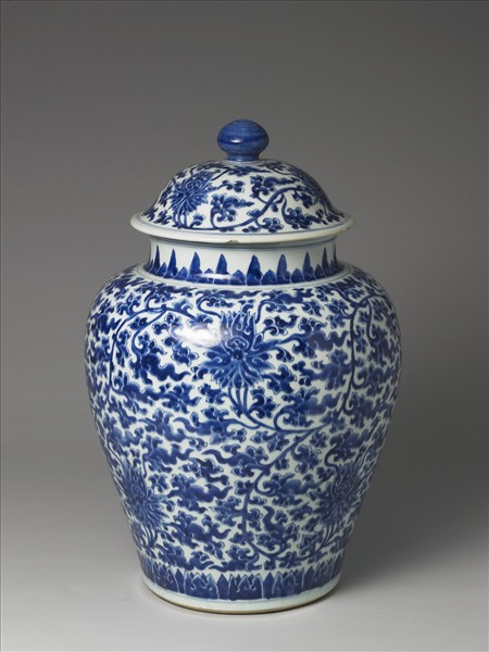青花番蓮紋蓋罐