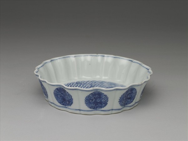 青花團鳳紋葵式洗