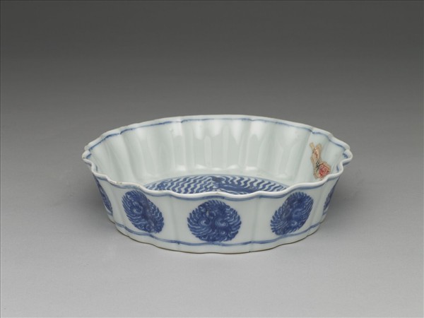 青花團鳳紋葵式洗