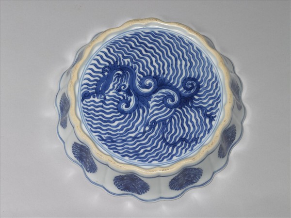 青花團鳳紋葵式洗