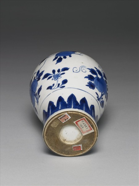 青花花果紋梅瓶