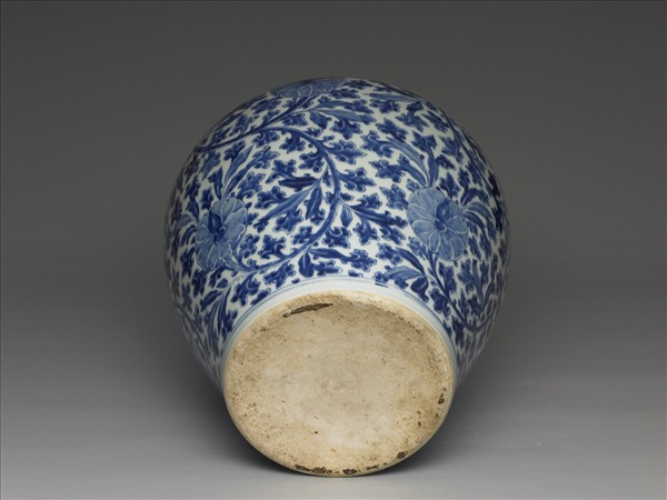 青花纏枝花卉紋蓋罐