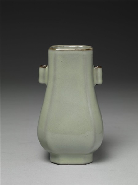 青瓷貫耳壺