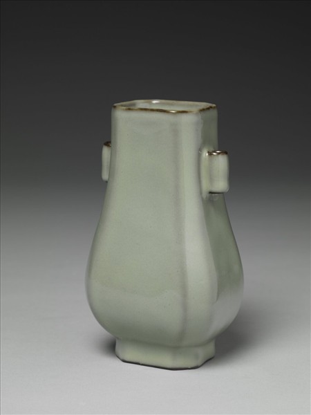 青瓷貫耳壺