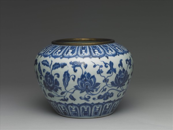 青花轉枝四季花卉紋大罐