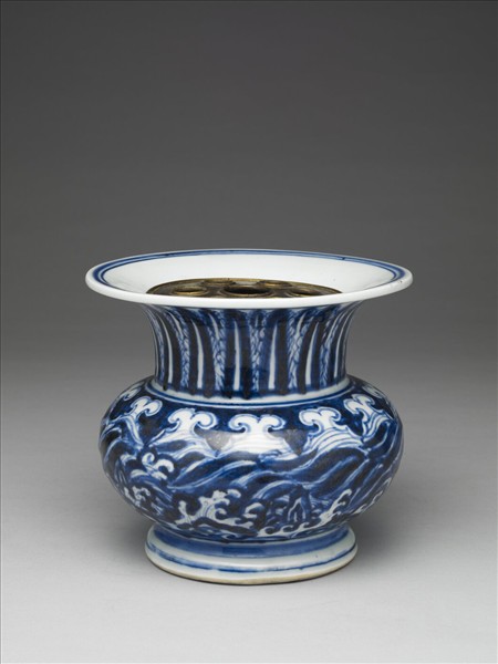 青花水波紋渣斗