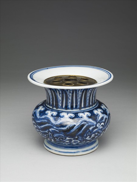 青花水波紋渣斗