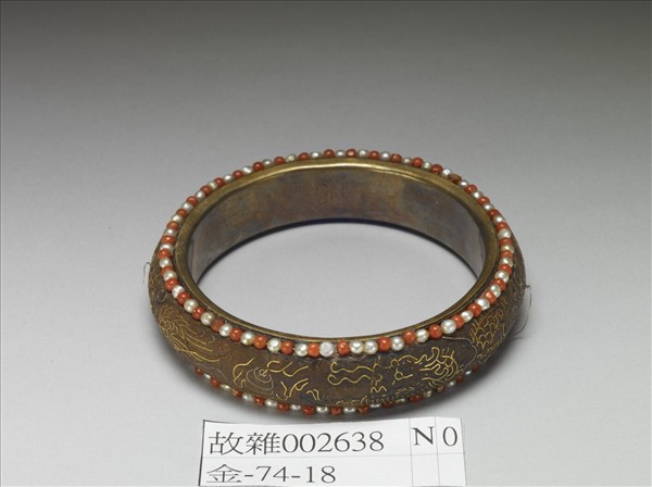 茄楠木嵌珠龍紋鐲
