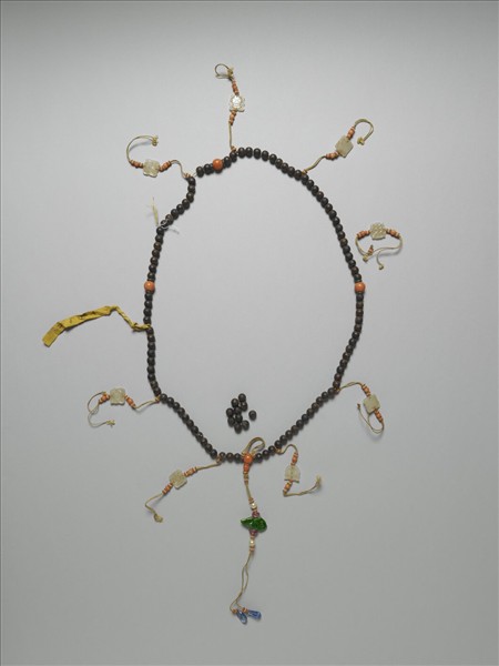 沉香木玉墜飾數珠