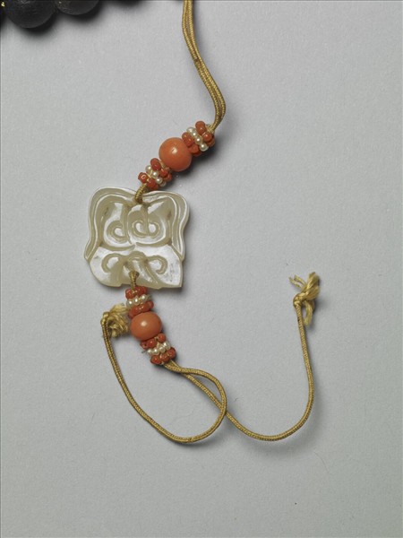 沉香木玉墜飾數珠