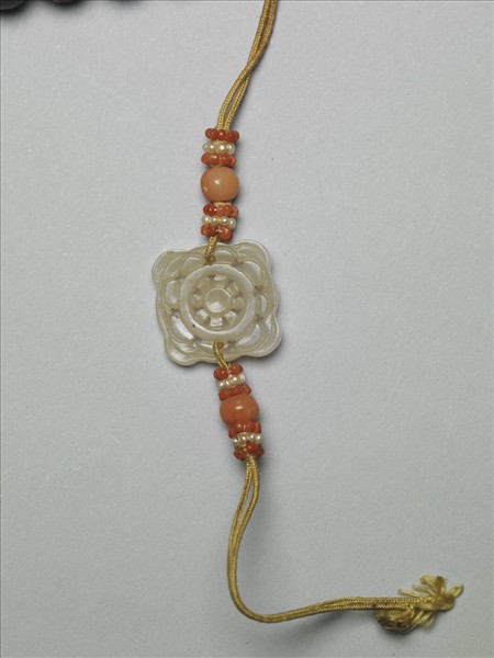 沉香木玉墜飾數珠