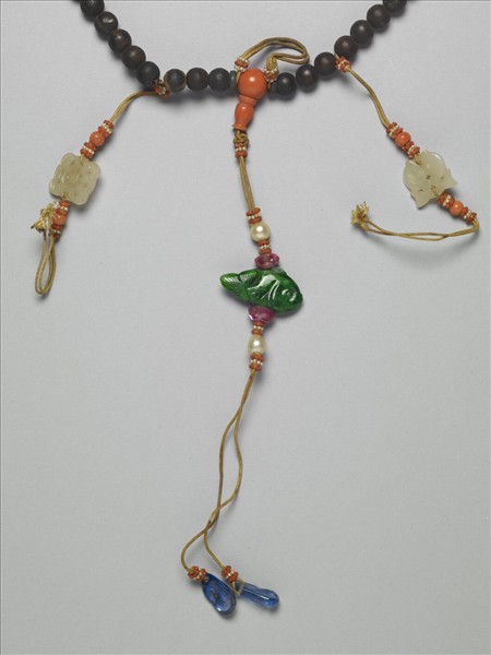 沉香木玉墜飾數珠