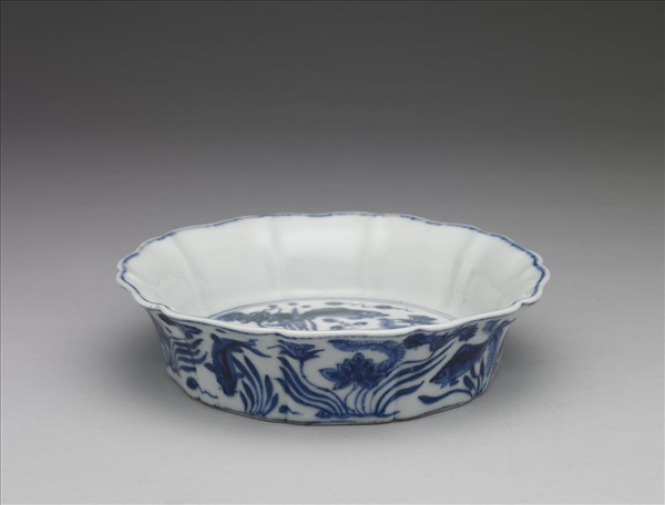 青花瓷蓮塘魚藻紋花口洗