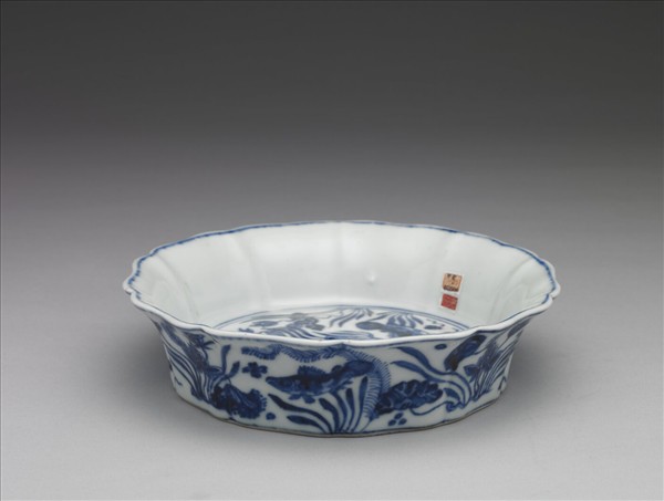 青花瓷蓮塘魚藻紋花口洗
