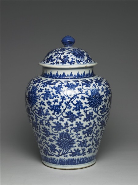青花番蓮紋蓋罐