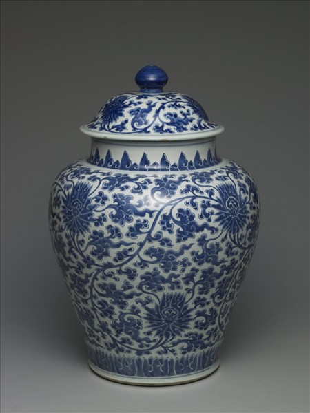 青花番蓮紋蓋罐